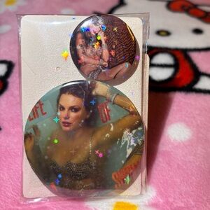 TAYLOR SWIFT Button Set